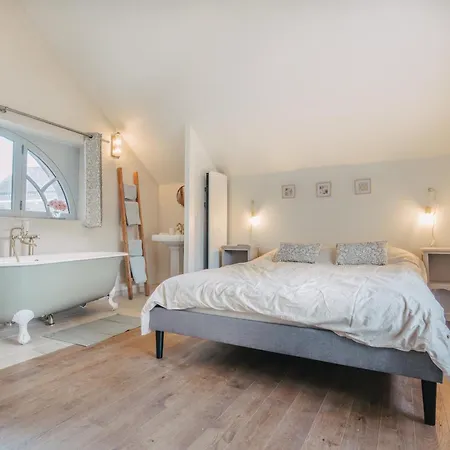 De Charme Dans La Maison Du Journalier D'un Chateau Saint-Sauveur